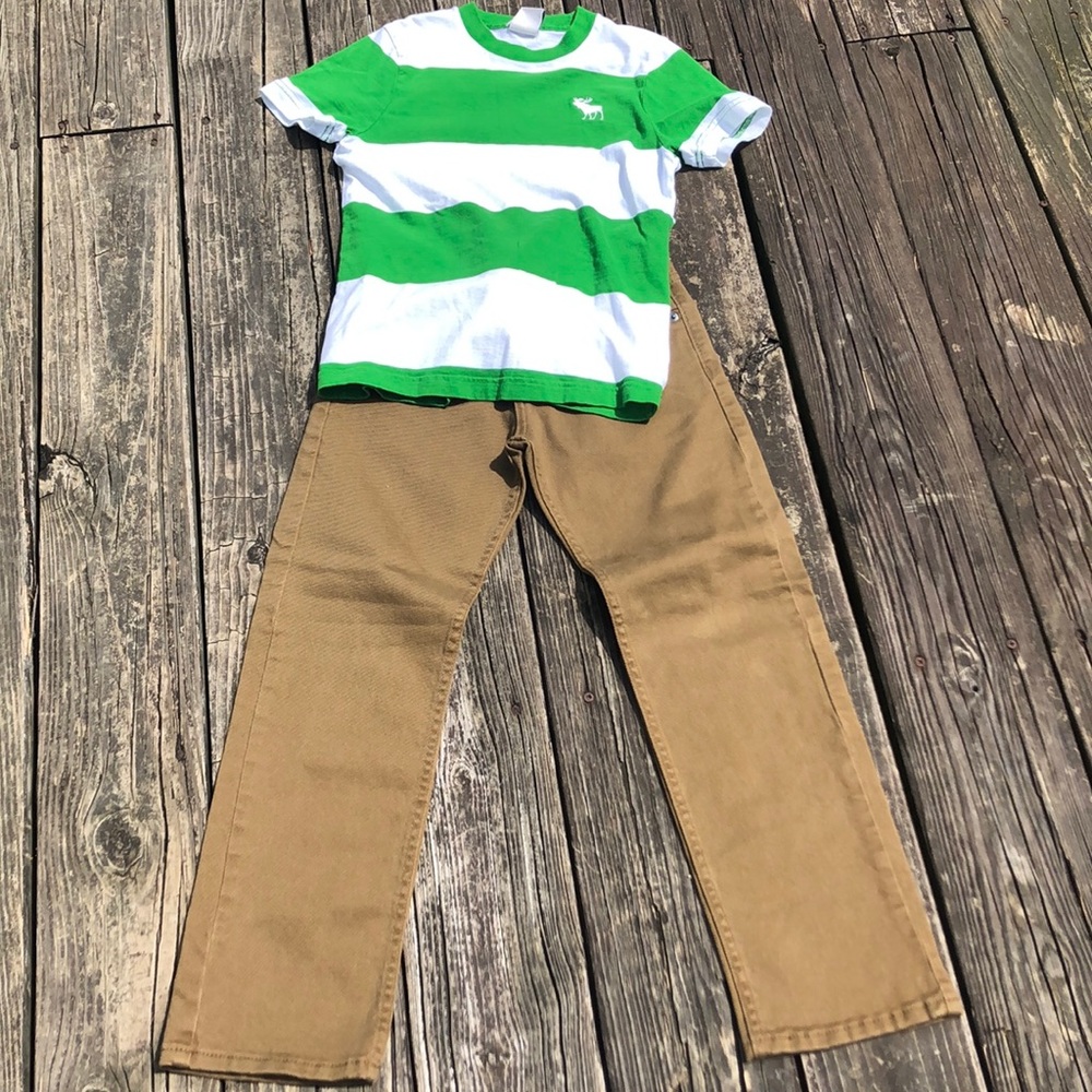 Boys outfit A&F shirt with Levi’s